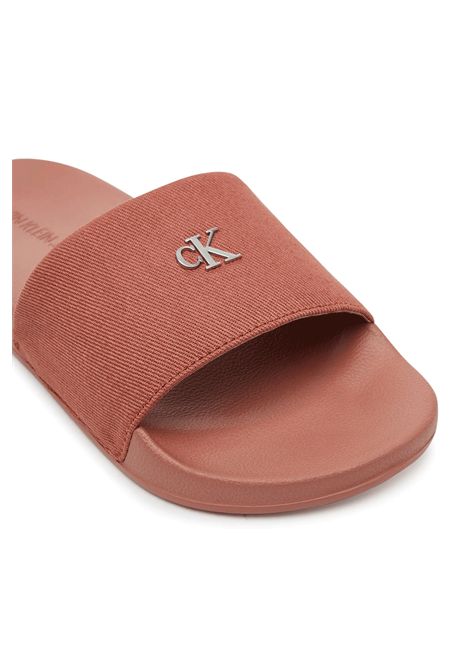 Ciabatte Calvin Klein Slide Monogram Hardware Aragosta Donna CALVIN KLEIN | Ciabatte | YW0YW01713-GAM